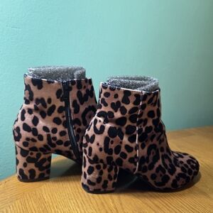 a new day Leopard Print Ankle Boots Sz 7